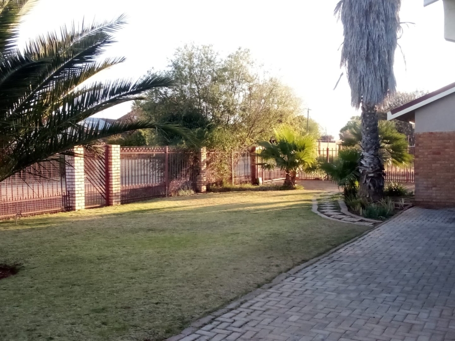 4 Bedroom Property for Sale in Petrusburg Free State